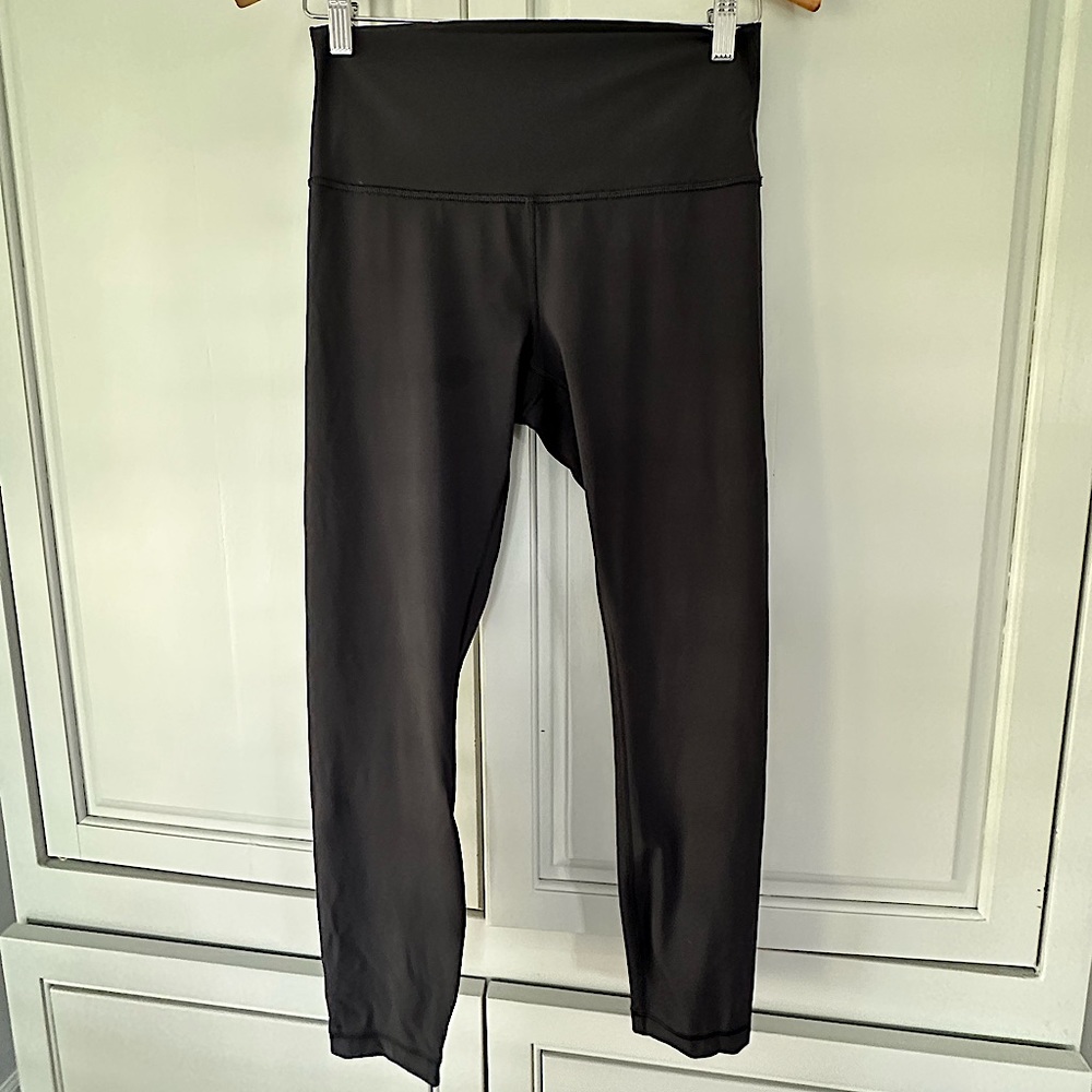 Lululemon Wonder Under Crop Leggings. Great condition!